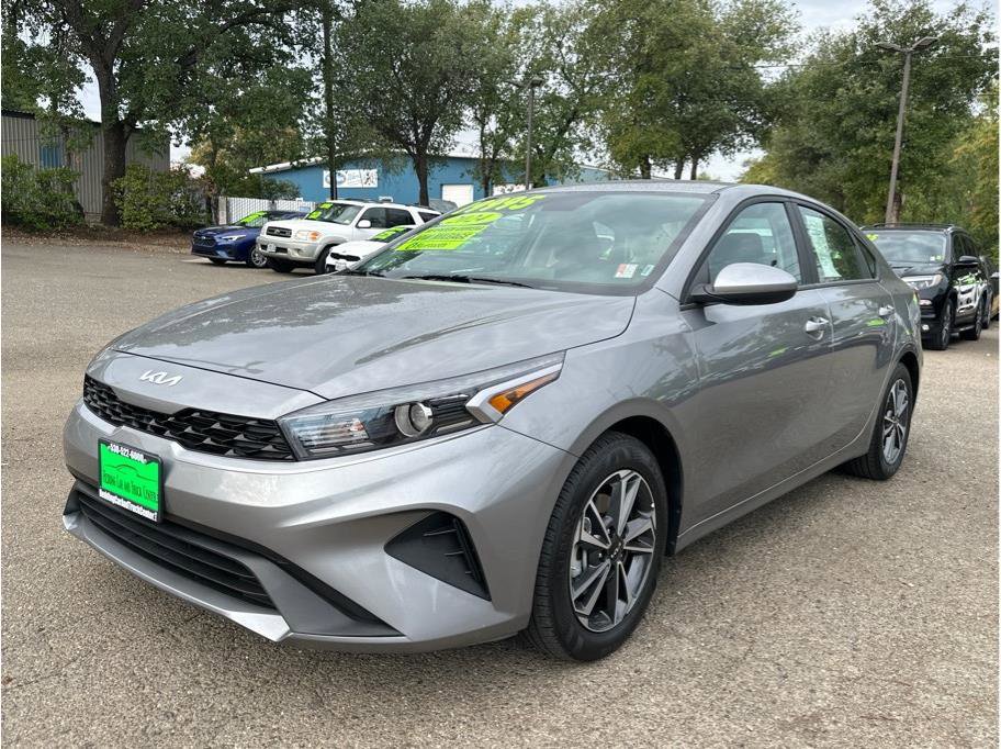 Used 2024 Kia Forte LXS image 3