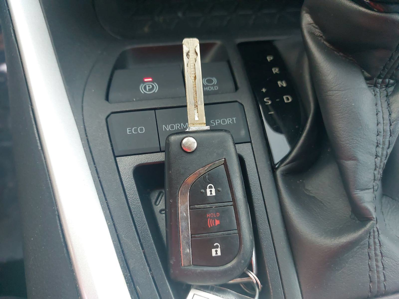 Used 2024 Toyota RAV4 LE FWD image 12