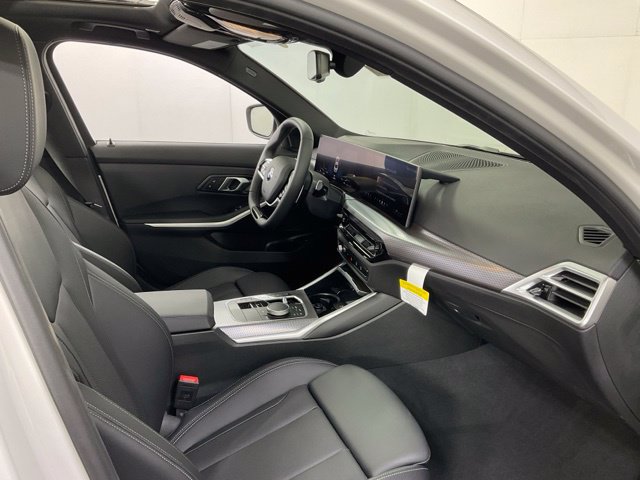 Certified 2025 BMW 330i xDrive Sedan w/ Convenience Package AWD/4WD image 33