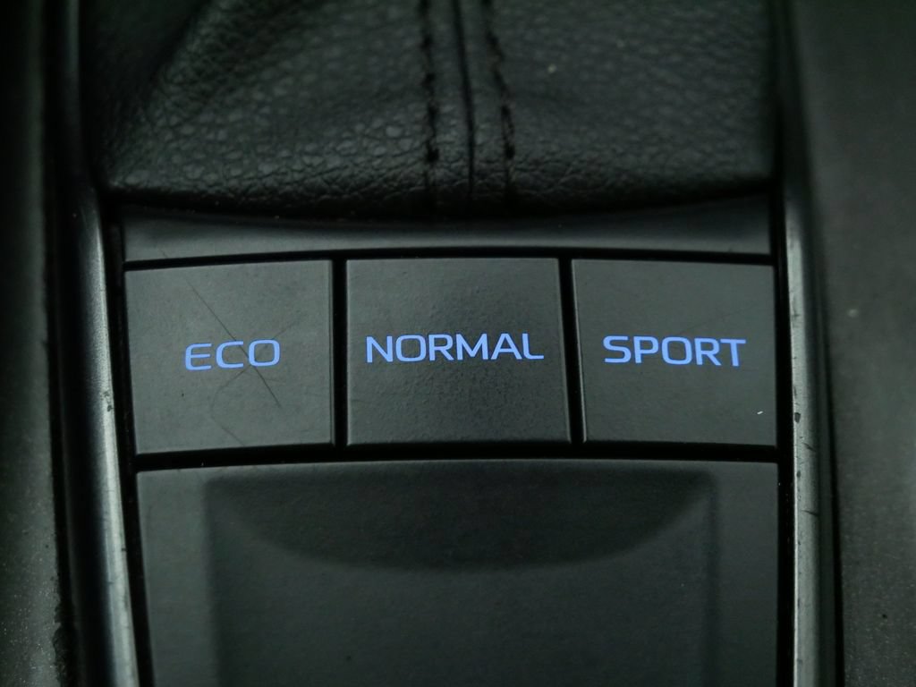Used 2023 Toyota Camry SE FWD image 31