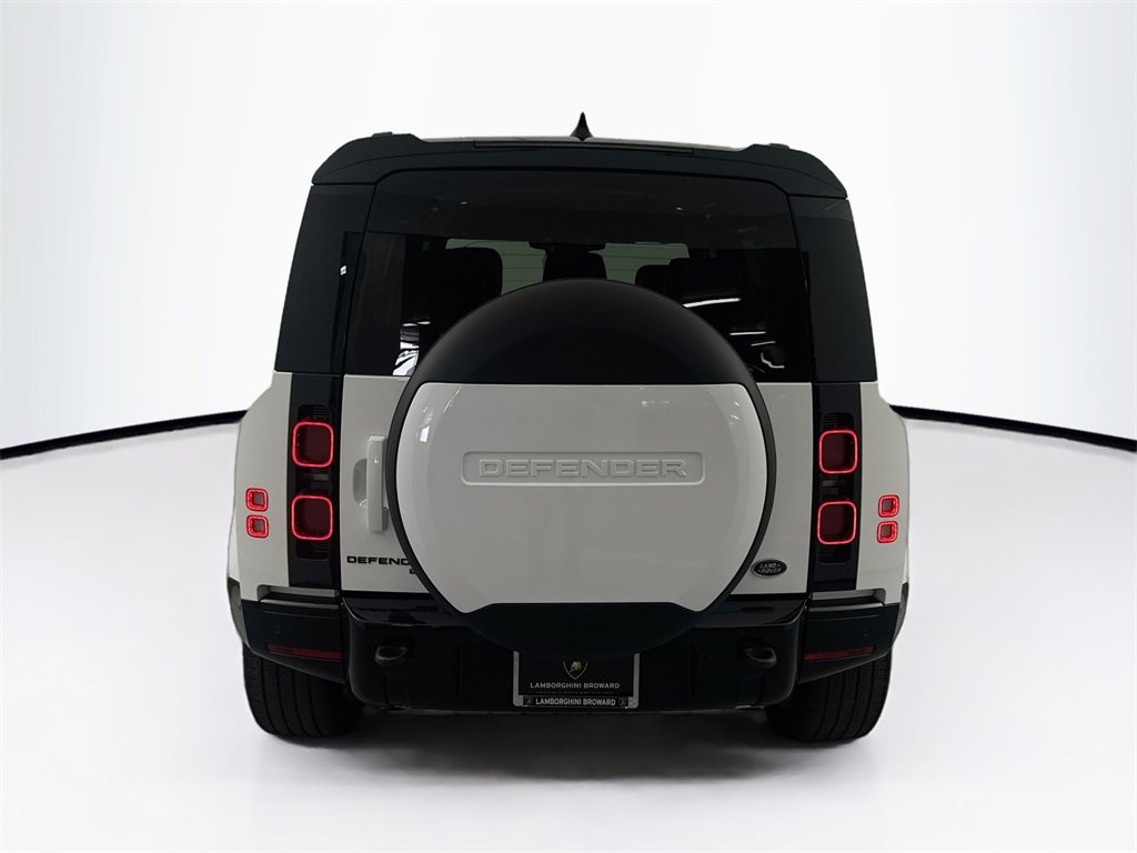 Used 2023 Land Rover Defender 110 X-Dynamic SE image 6
