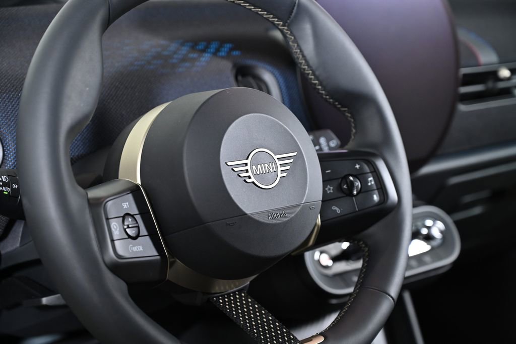 Certified 2025 MINI Cooper 2-Door Hardtop image 11