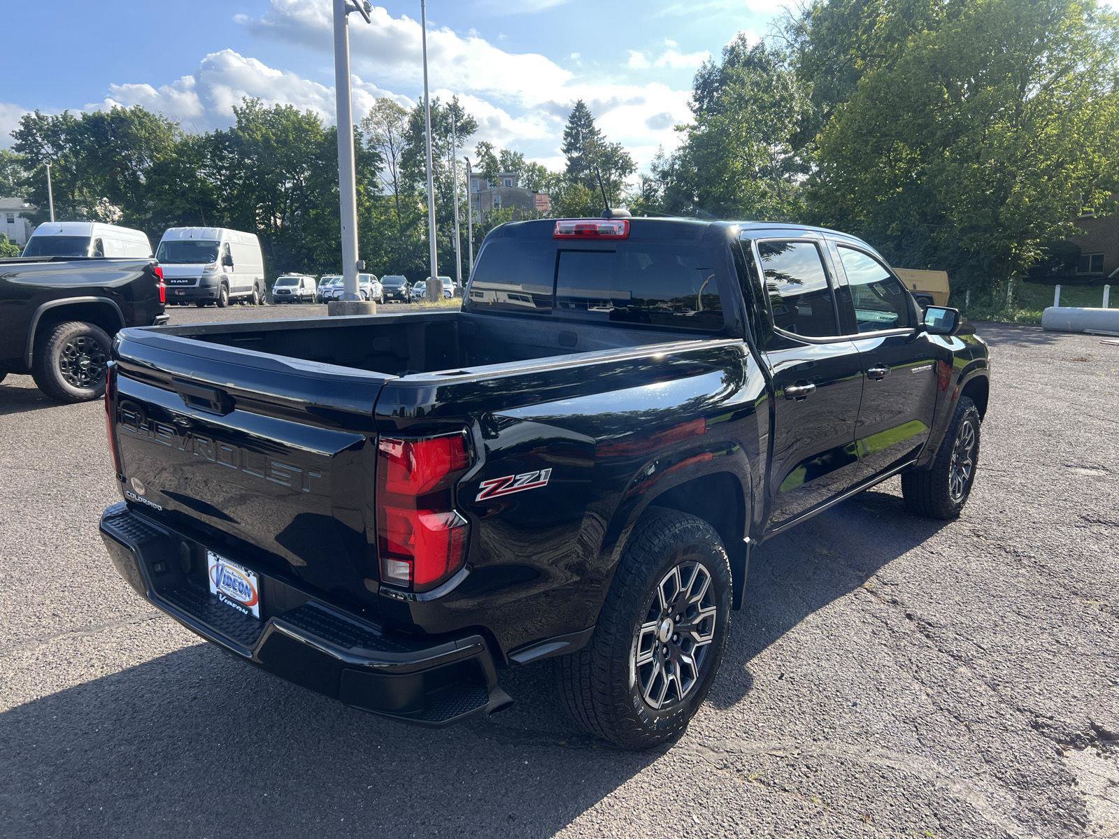 Used 2023 Chevrolet Colorado Z71 w/ Z71 Convenience Package 2 AWD/4WD image 7