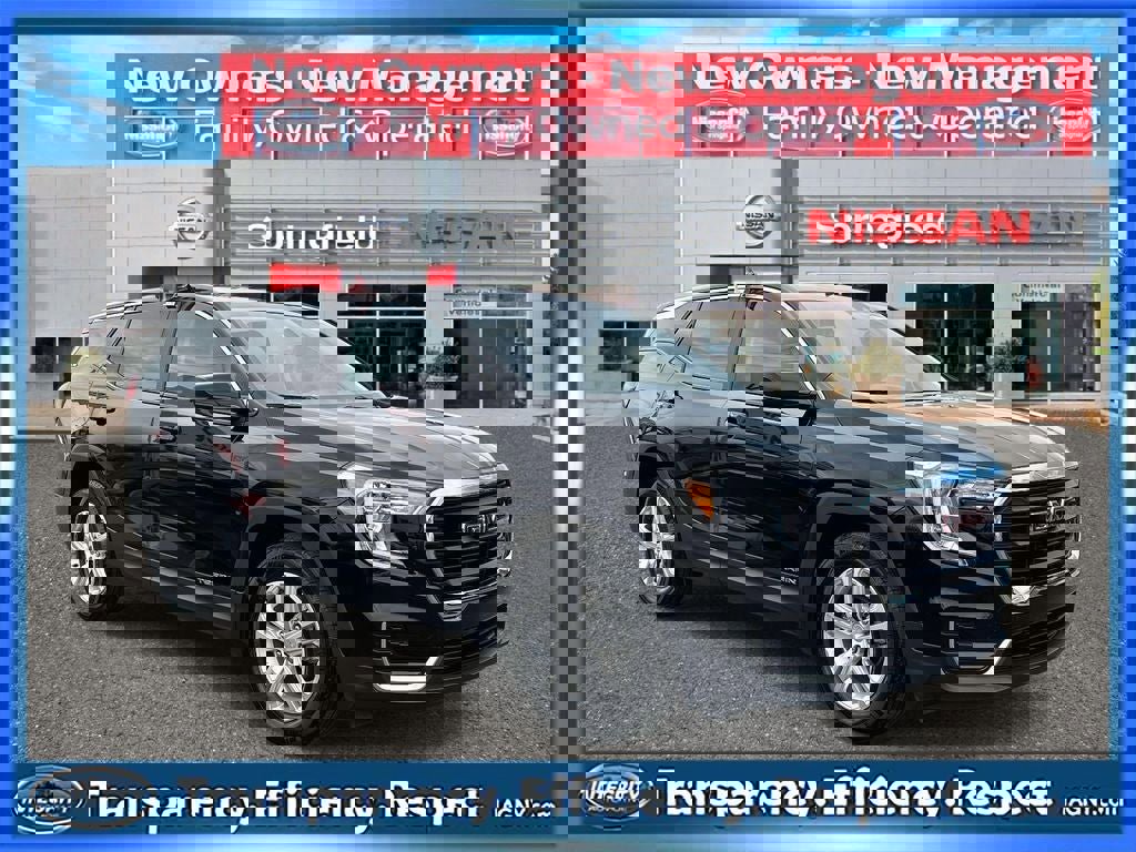 Used 2024 GMC Terrain SLE image 1