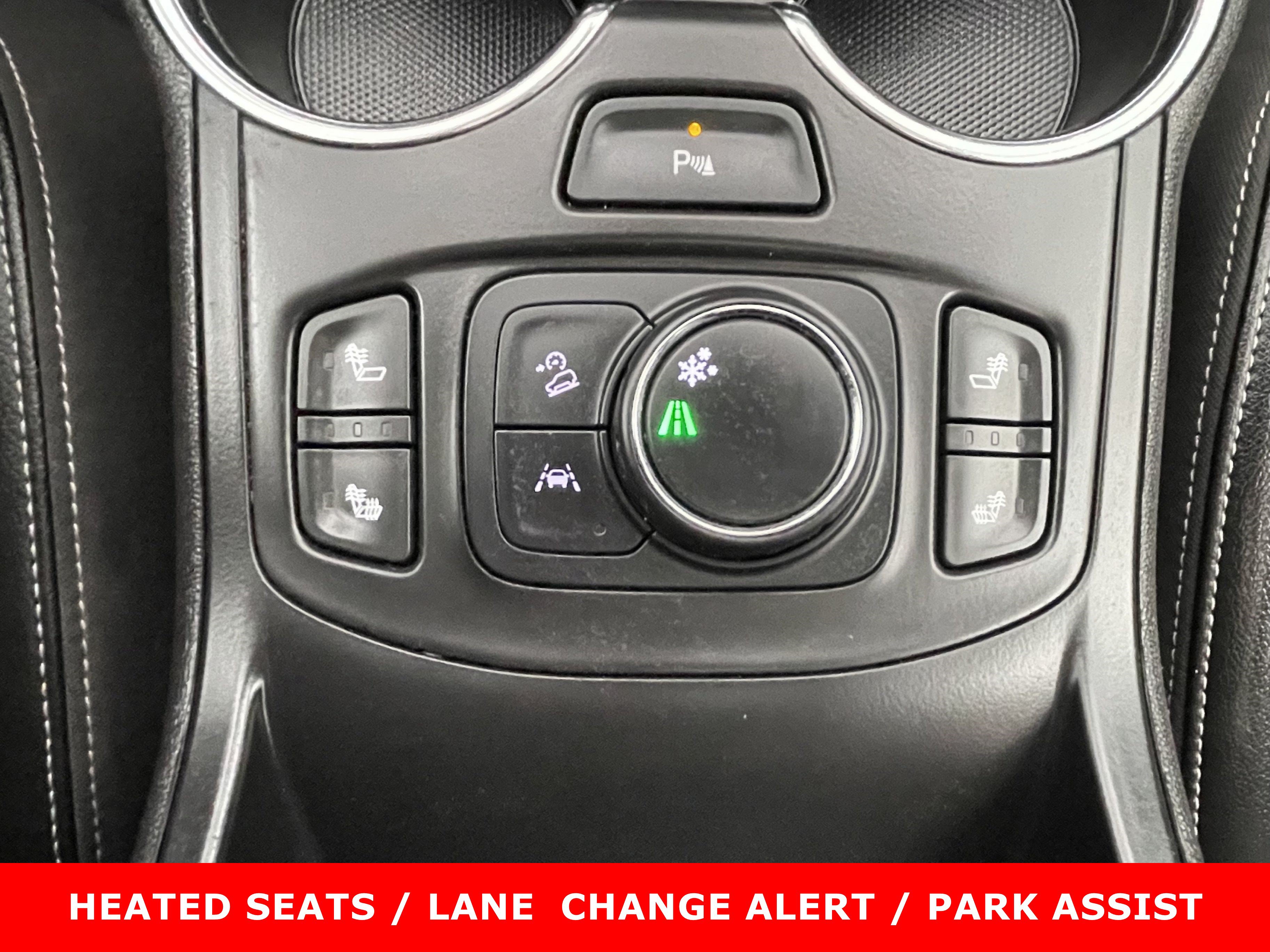 Certified 2024 GMC Terrain SLT w/ Tech Package FWD image 19