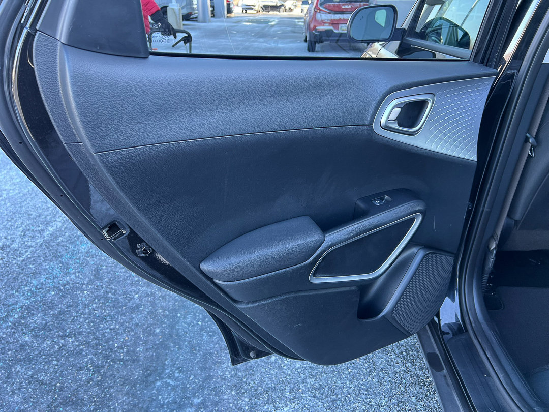 Used 2024 Kia Soul LX w/ Option Group 015 image 23