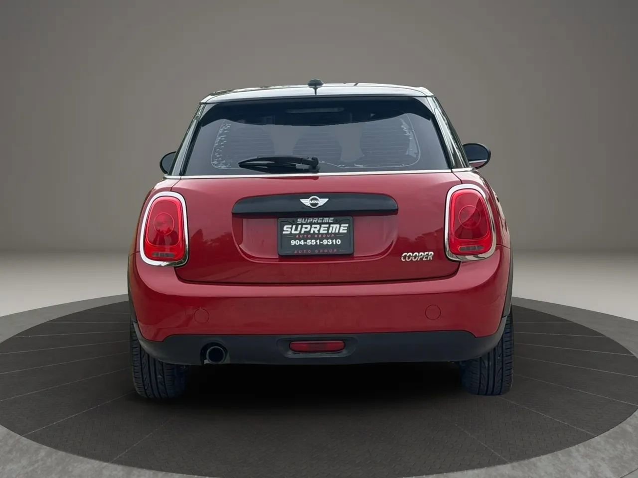 Used 2017 MINI Cooper 4-Door Hardtop FWD image 4
