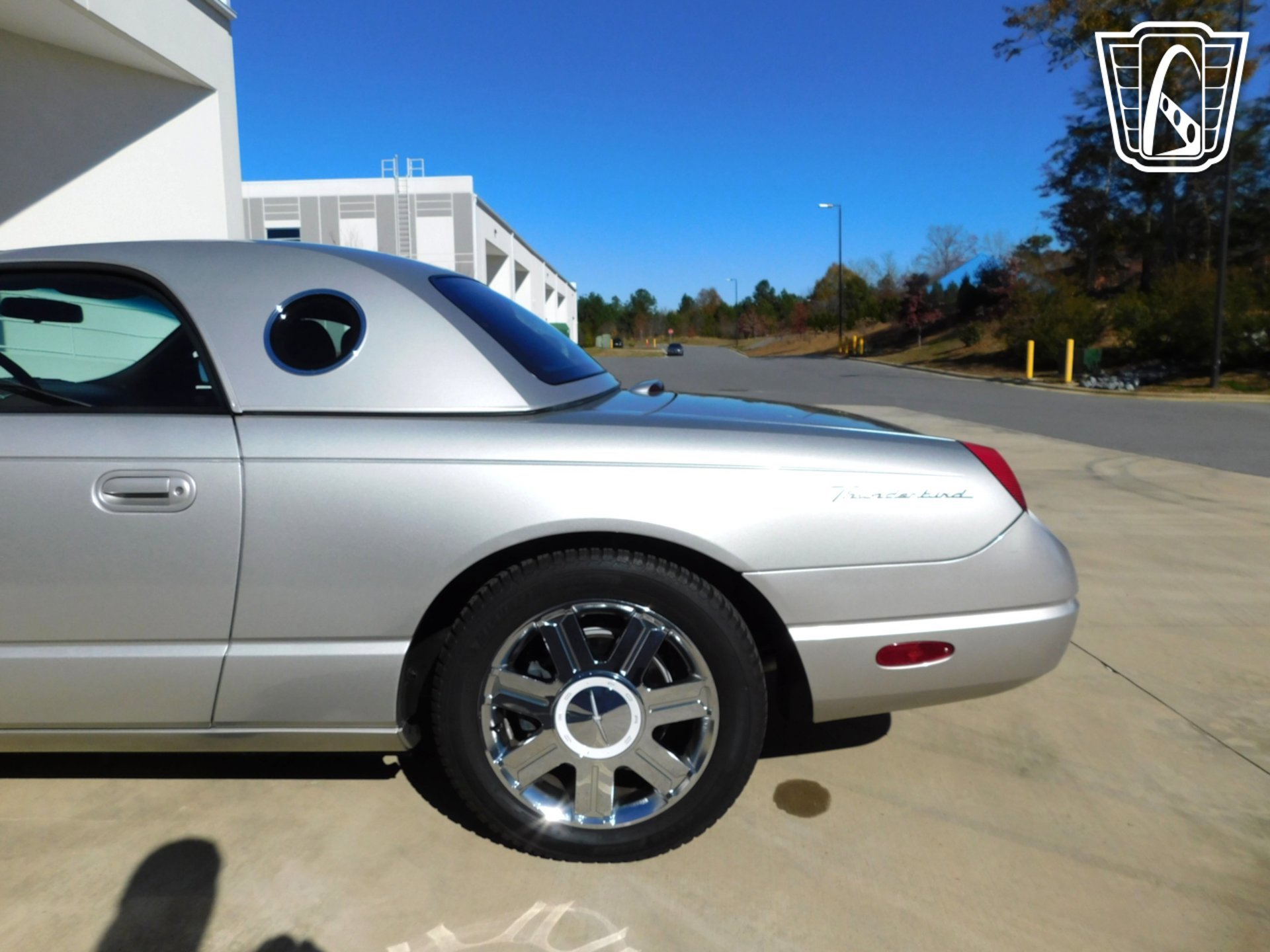 Used 2005 Ford Thunderbird image 16