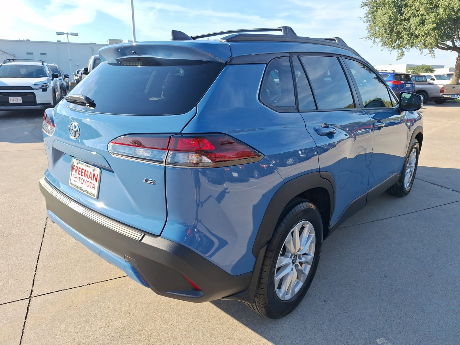 Used 2026 Toyota Corolla Cross LE w/ Moonroof Package FWD image 6