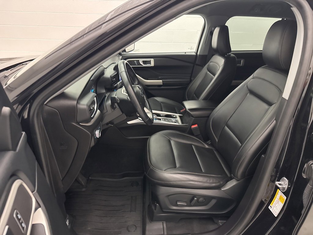 Used 2022 Ford Explorer XLT image 26