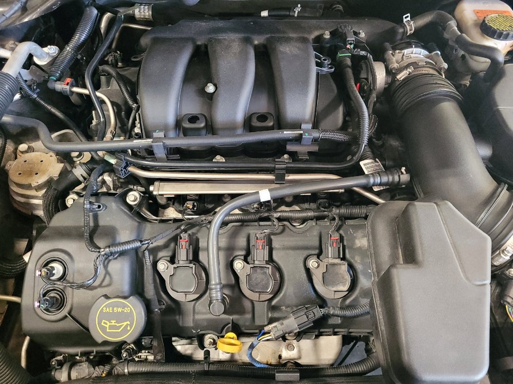 Used 2015 Ford Taurus SEL image 30