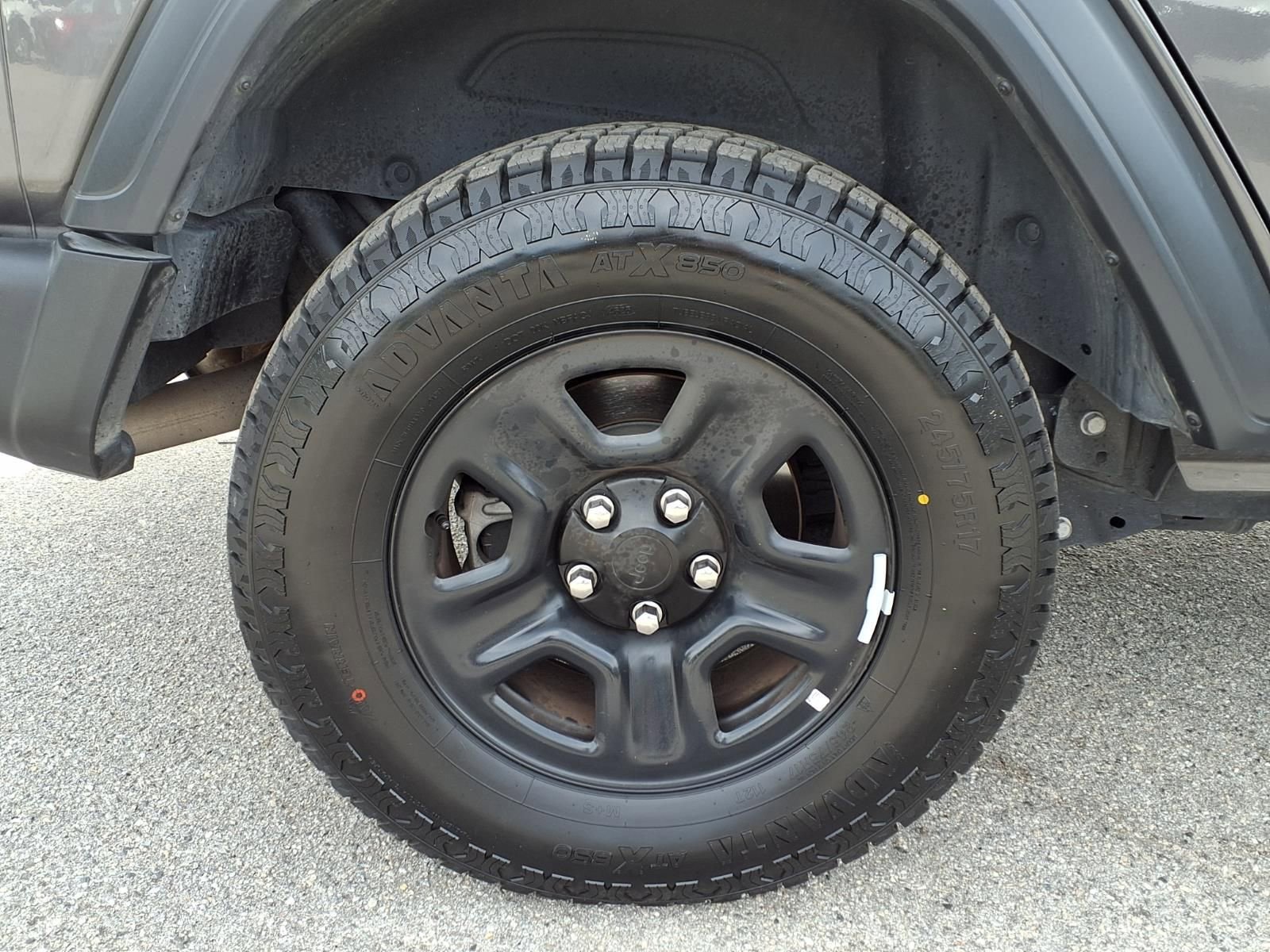 Used 2018 Jeep Wrangler Unlimited Sport image 4