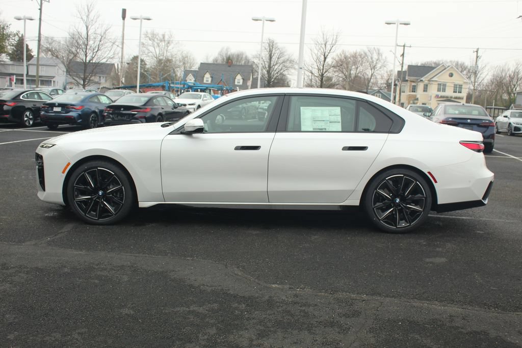 Used 2026 BMW 740i xDrive w/ Premium Package AWD/4WD image 5