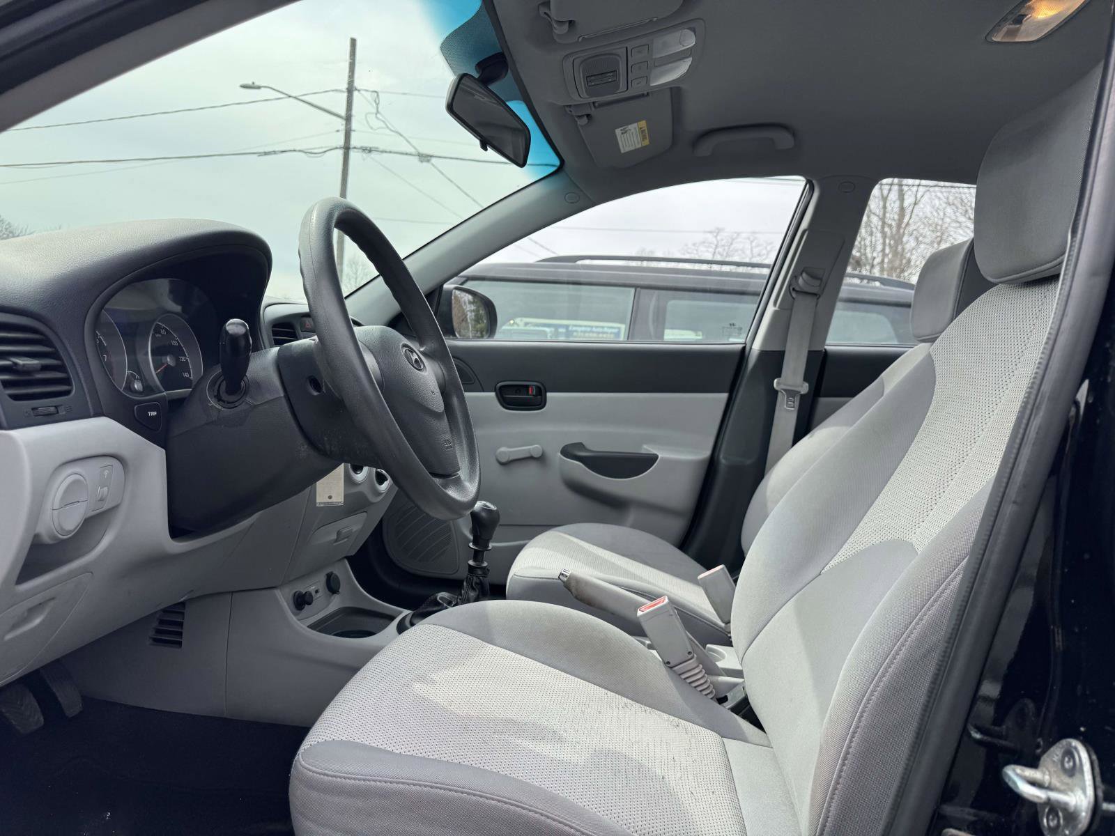 Used 2010 Hyundai Accent GLS image 12