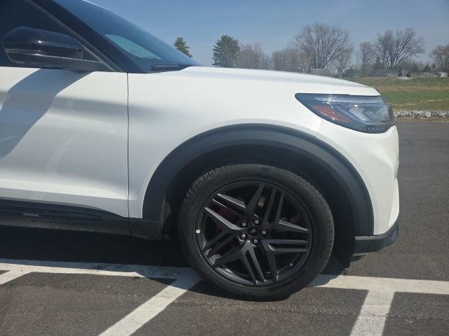 Certified 2025 Ford Explorer ST image 4