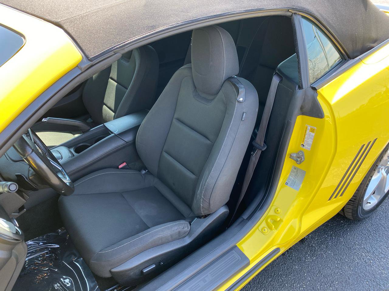 Used 2015 Chevrolet Camaro LT RWD image 25