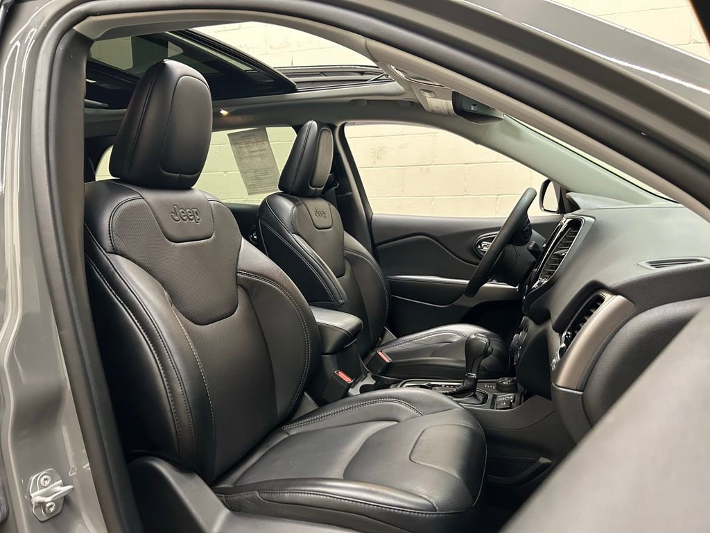 Used 2022 Jeep Cherokee Limited image 10