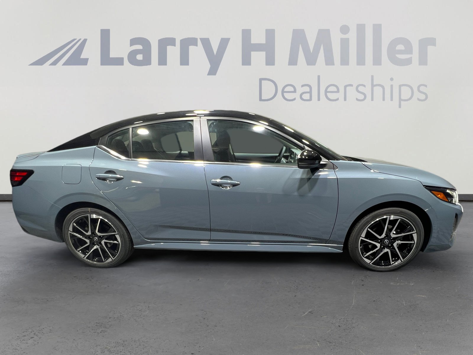 New 2025 Nissan Sentra SR image 6