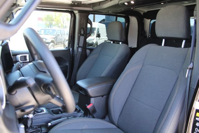 Used 2025 Jeep Gladiator Sport AWD/4WD image 30