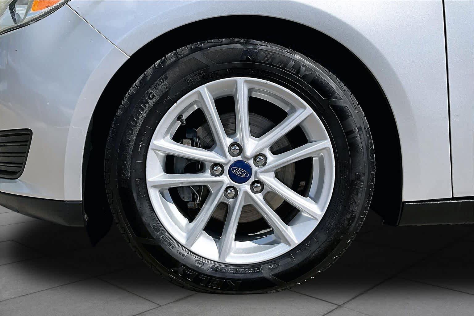 Used 2015 Ford Focus SE FWD image 11