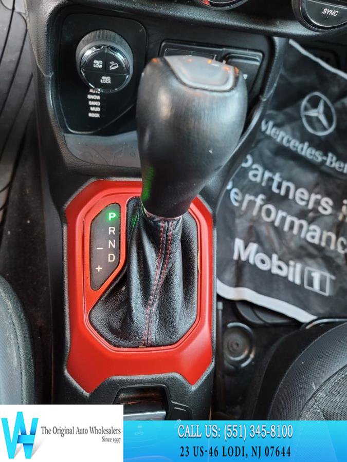 Used 2015 Jeep Renegade Trailhawk w/ Popular Equipment Group image 21