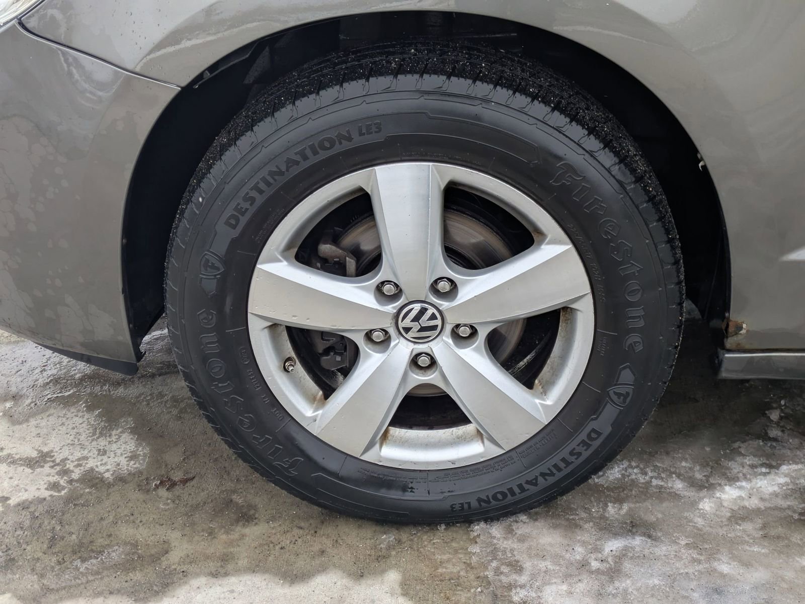 Used 2010 Volkswagen Routan SEL image 10