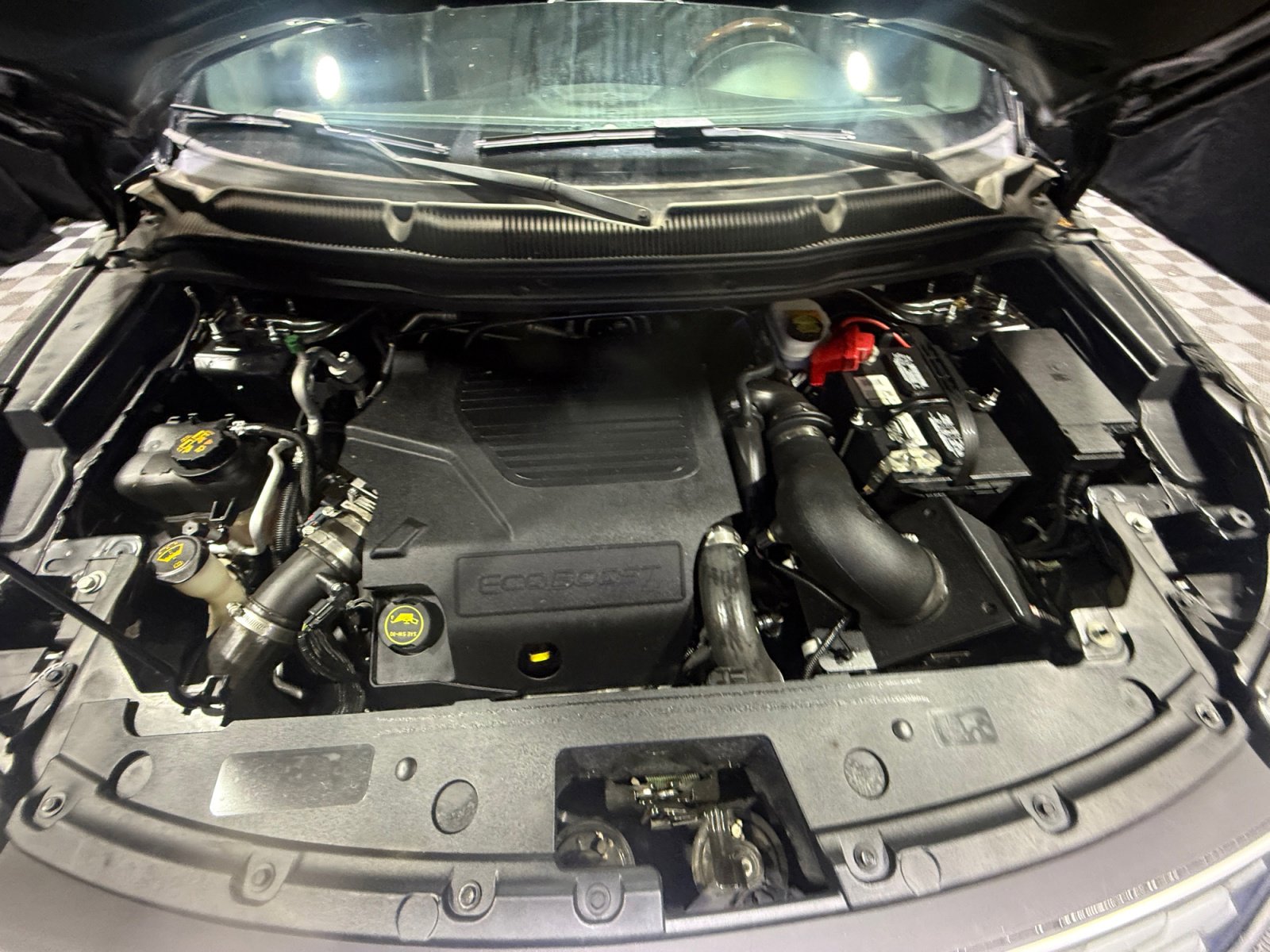 Used 2018 Ford Explorer Platinum AWD/4WD image 22