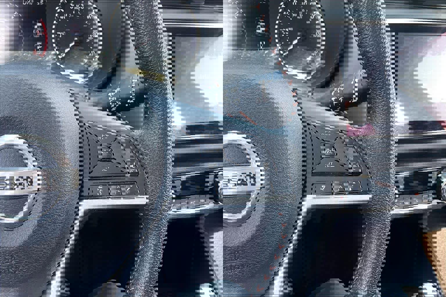 Used 2021 Nissan Versa SR w/ Convenience Package image 24