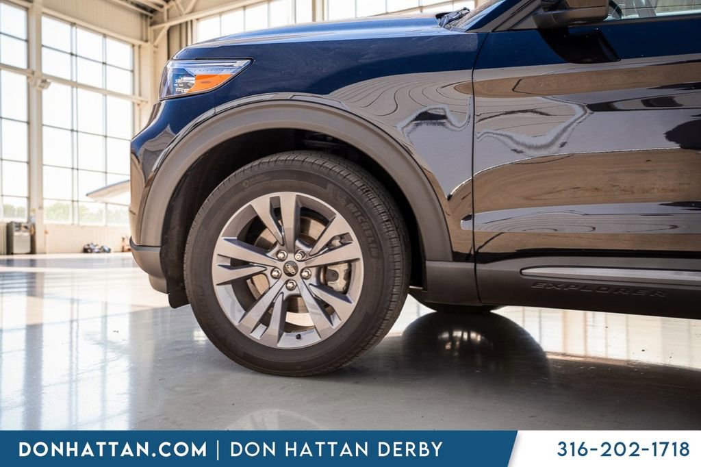 Used 2023 Ford Explorer XLT w/ Equipment Group 202A AWD/4WD image 40