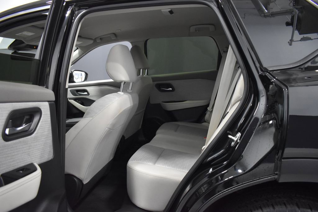 Certified 2023 Nissan Rogue SV image 28