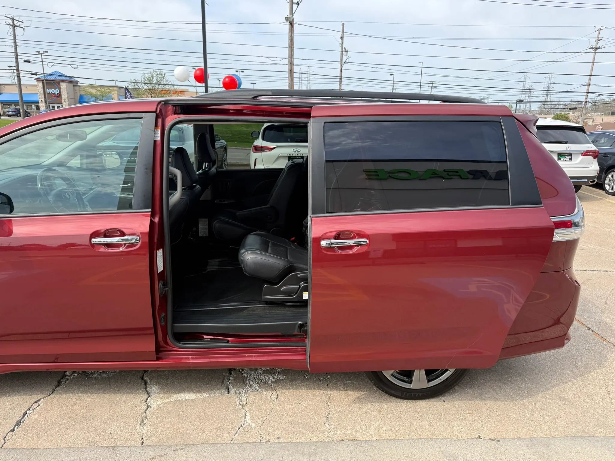 Used 2018 Toyota Sienna SE FWD image 20