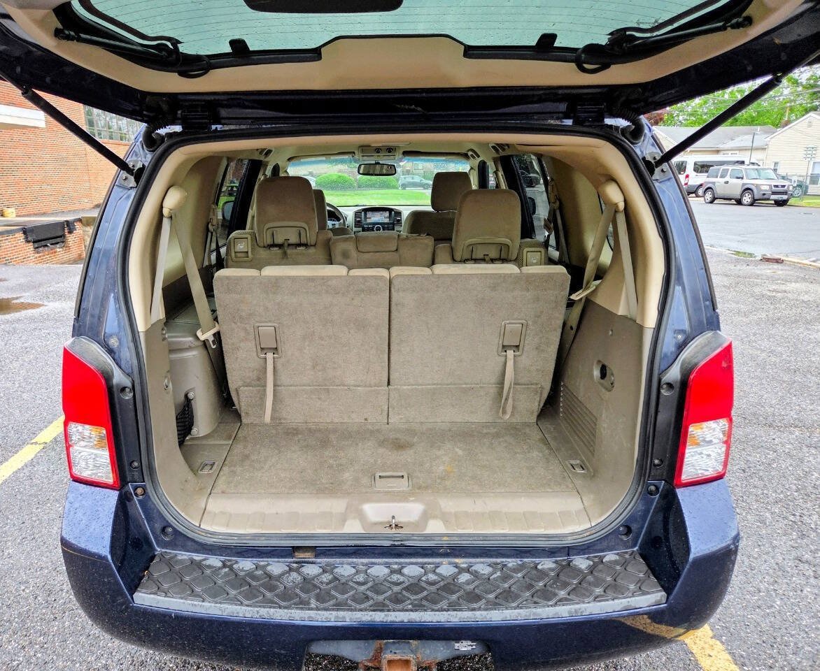 Used 2012 Nissan Pathfinder SV AWD/4WD image 9