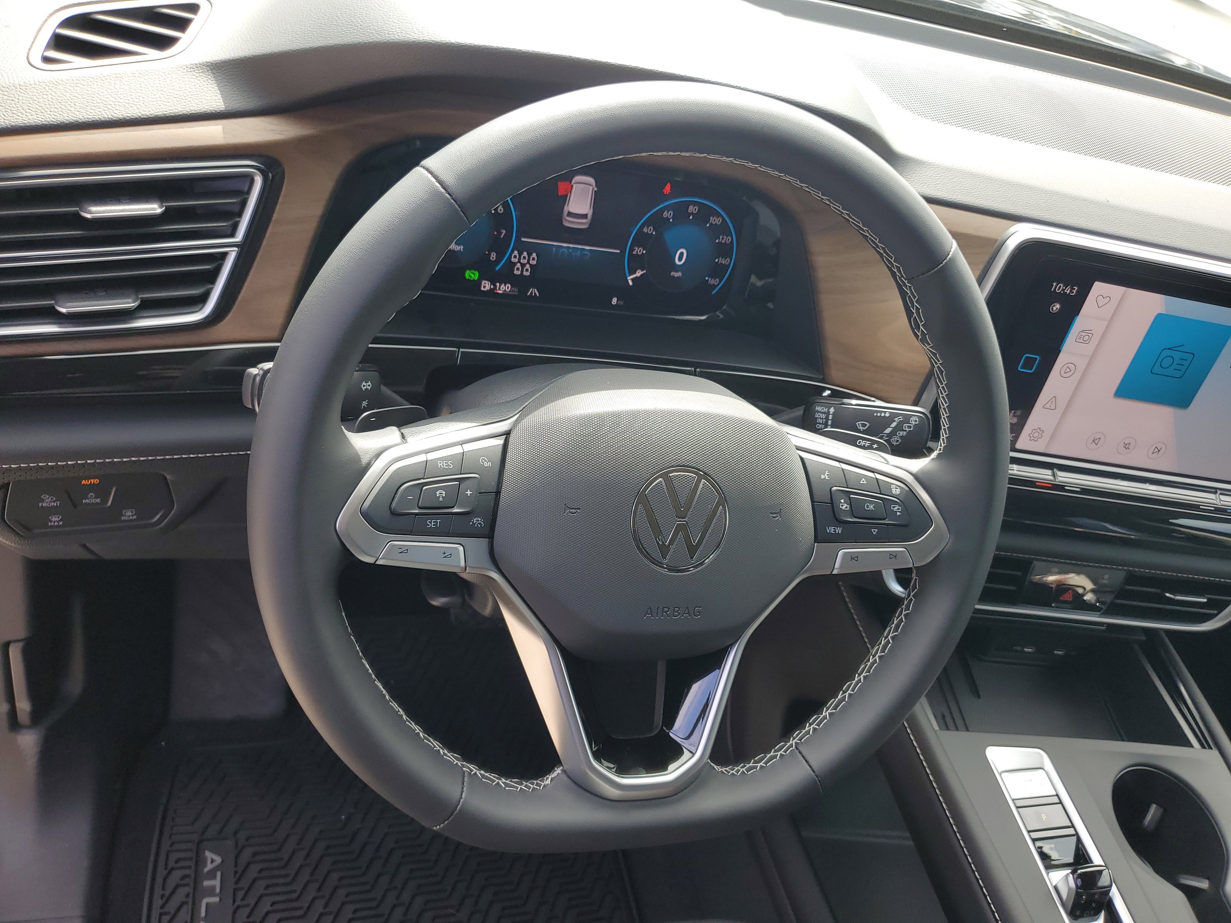 New 2026 Volkswagen Atlas SE image 18