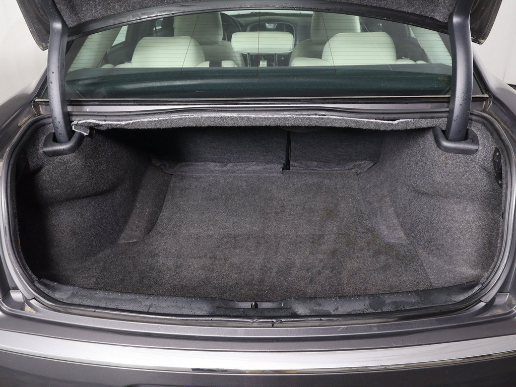 Used 2018 Chrysler 300 Touring L AWD/4WD image 13
