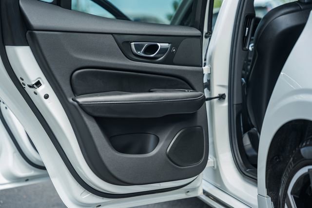 Used 2025 Volvo S60 B5 Plus image 36