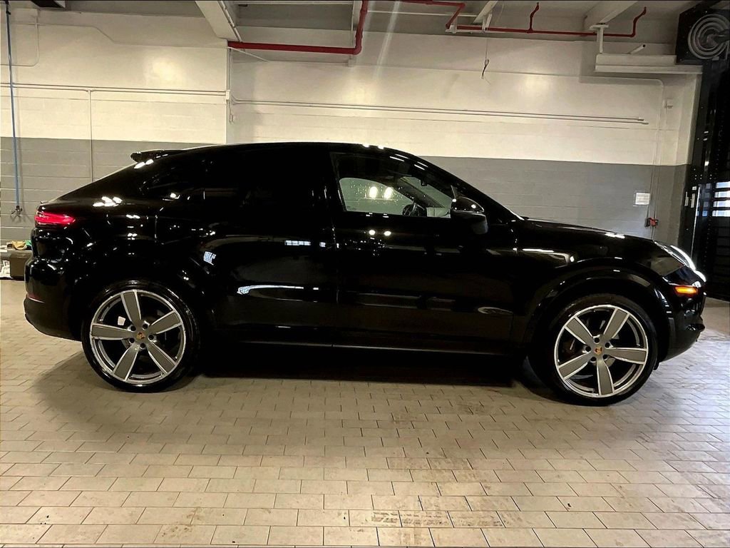Certified 2023 Porsche Cayenne Platinum Edition AWD/4WD image 6
