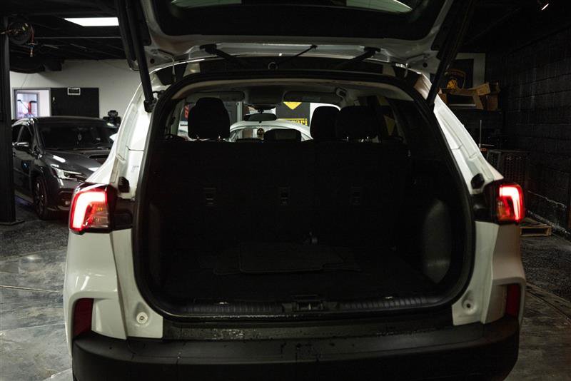 Used 2022 Ford Escape SE w/ SE Sport Appearance Package image 7