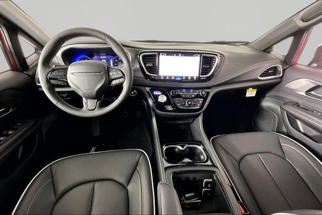 New 2027 Chrysler Pacifica Limited AWD/4WD image 6