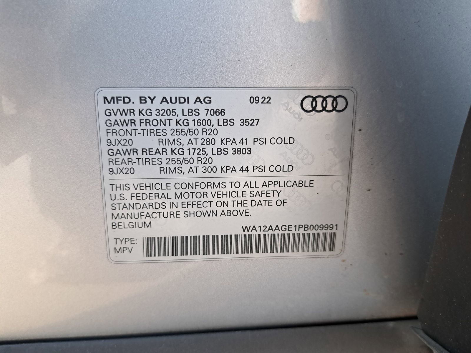 Used 2023 Audi e-tron Premium Plus w/ Premium Plus Package image 11