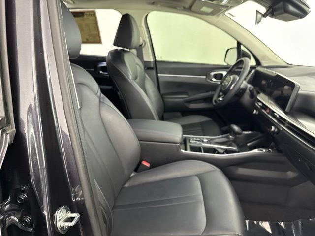 Certified 2025 Kia Sorento EX w/ Panoramic Sunroof Package FWD image 22