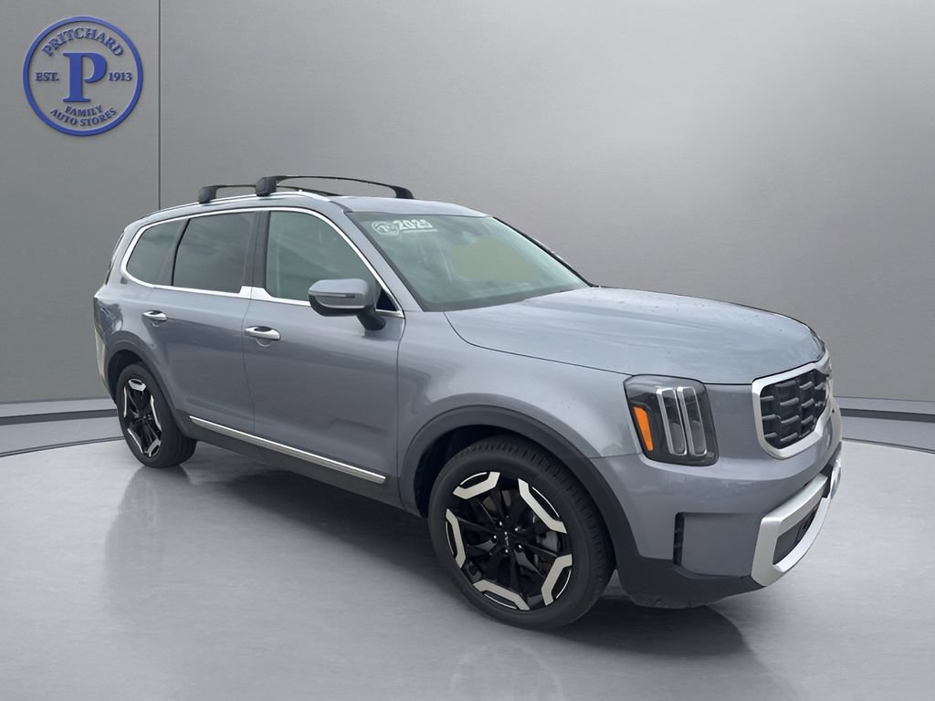 Used 2025 Kia Telluride S AWD/4WD image 1