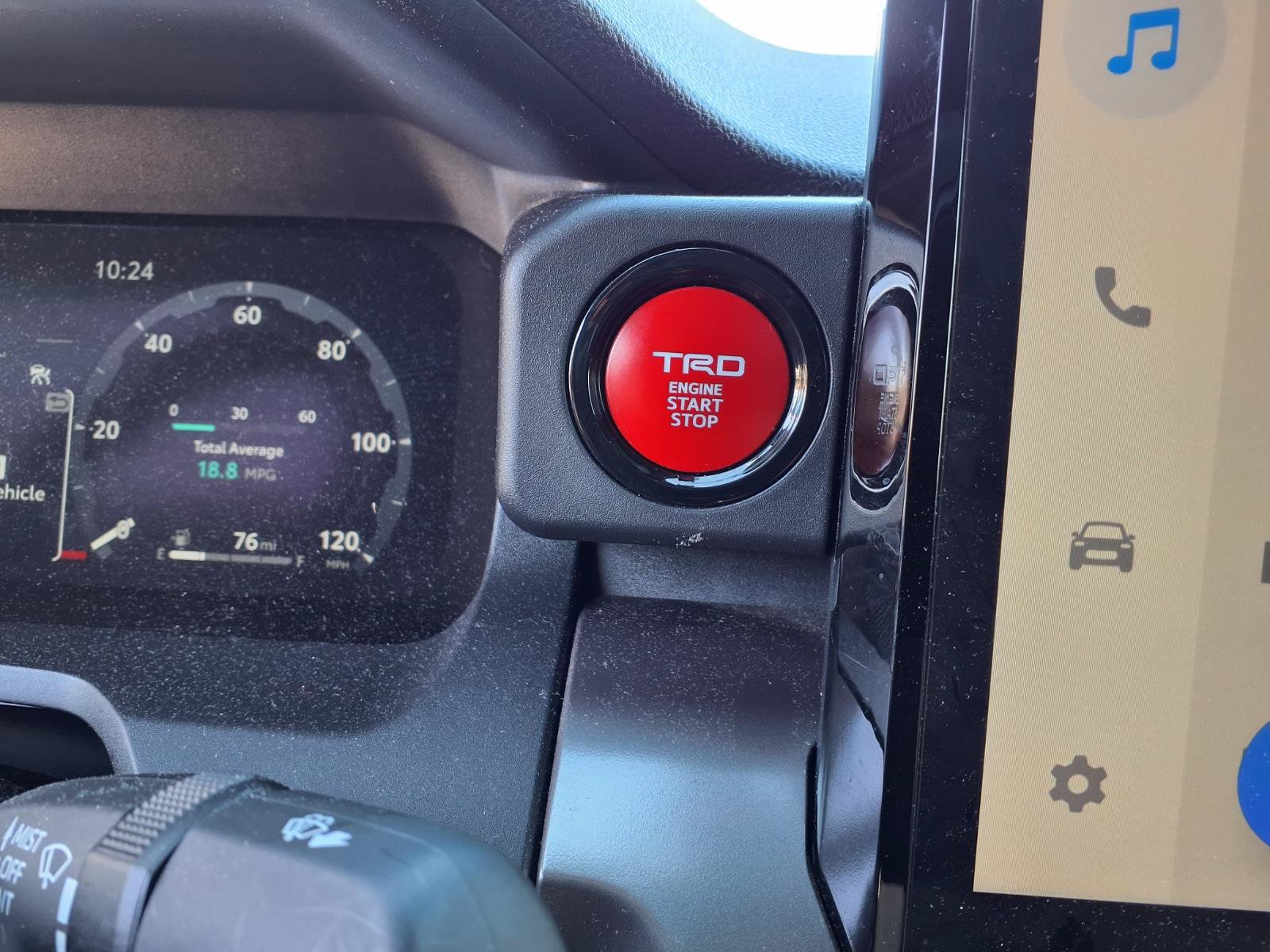 Used 2025 Toyota Tacoma TRD Sport AWD/4WD image 16