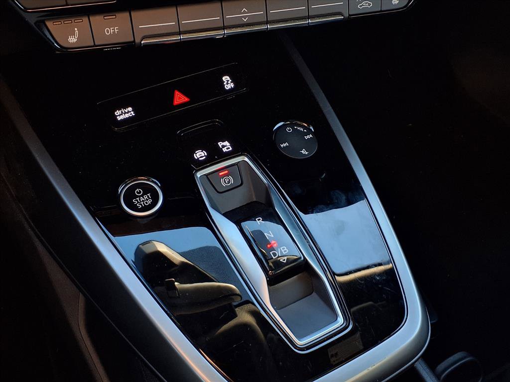 Used 2023 Audi Q4 e-tron Premium image 10