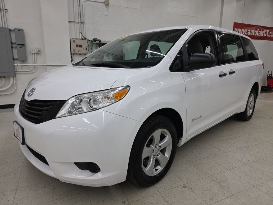 Used 2015 Toyota Sienna L FWD image 3