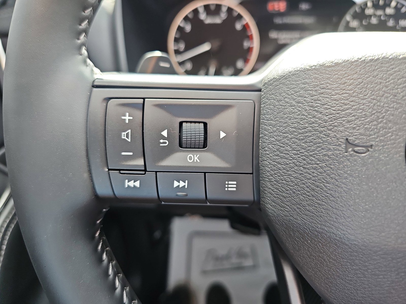 Used 2026 Nissan Rogue SV AWD/4WD image 19