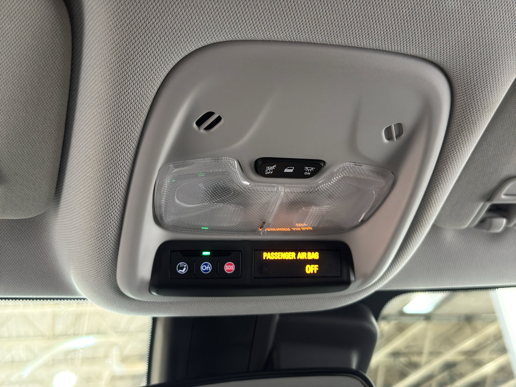 Used 2023 Chevrolet TrailBlazer LT FWD image 32