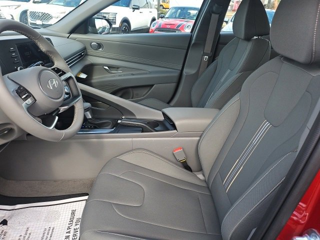 Certified 2025 Hyundai Elantra Sport image 8