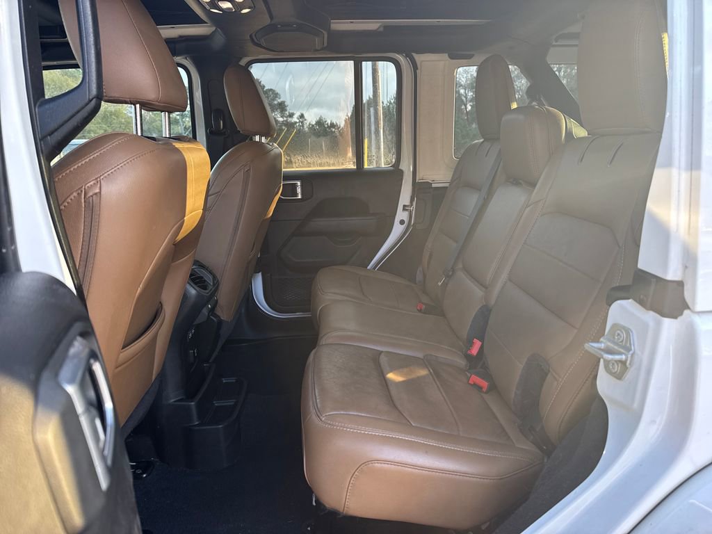 Used 2020 Jeep Wrangler Unlimited Sahara image 31