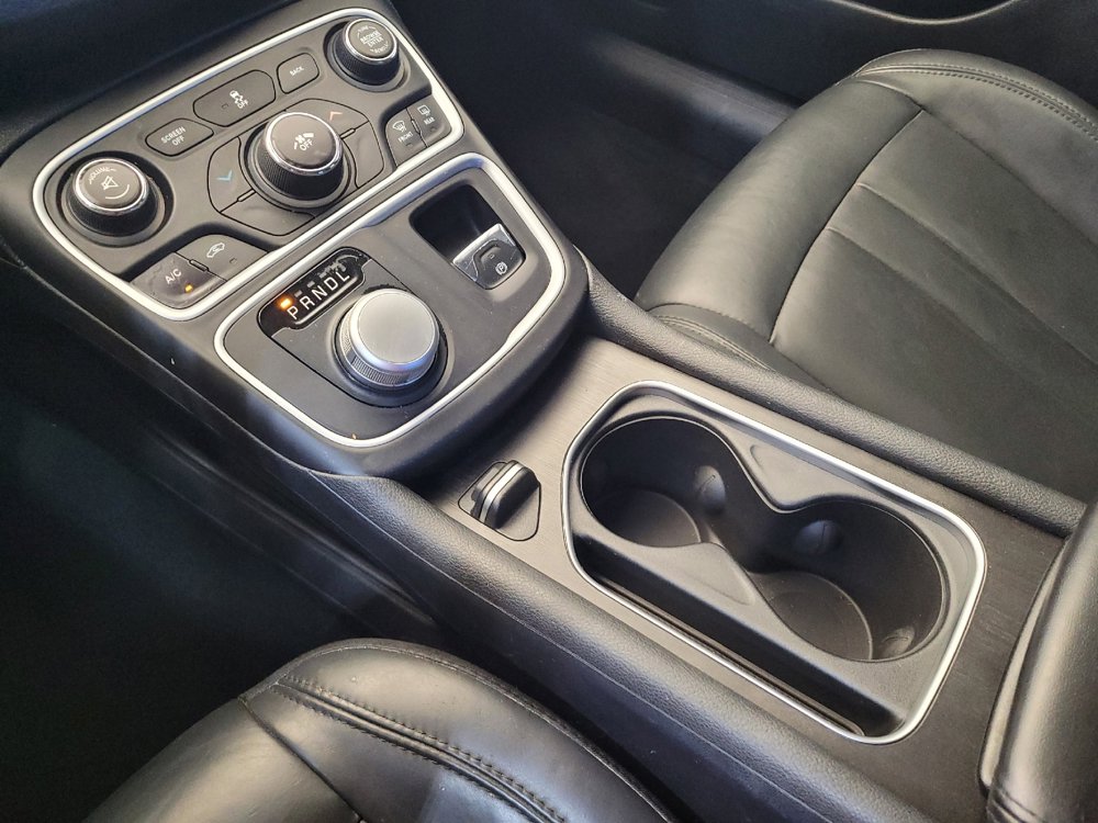 Used 2016 Chrysler 200 Limited Platinum image 26