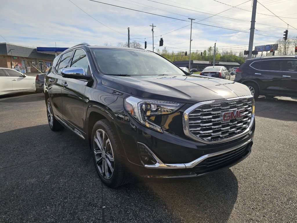 Used 2018 GMC Terrain Denali w/ Advanced Safety Package FWD image 2